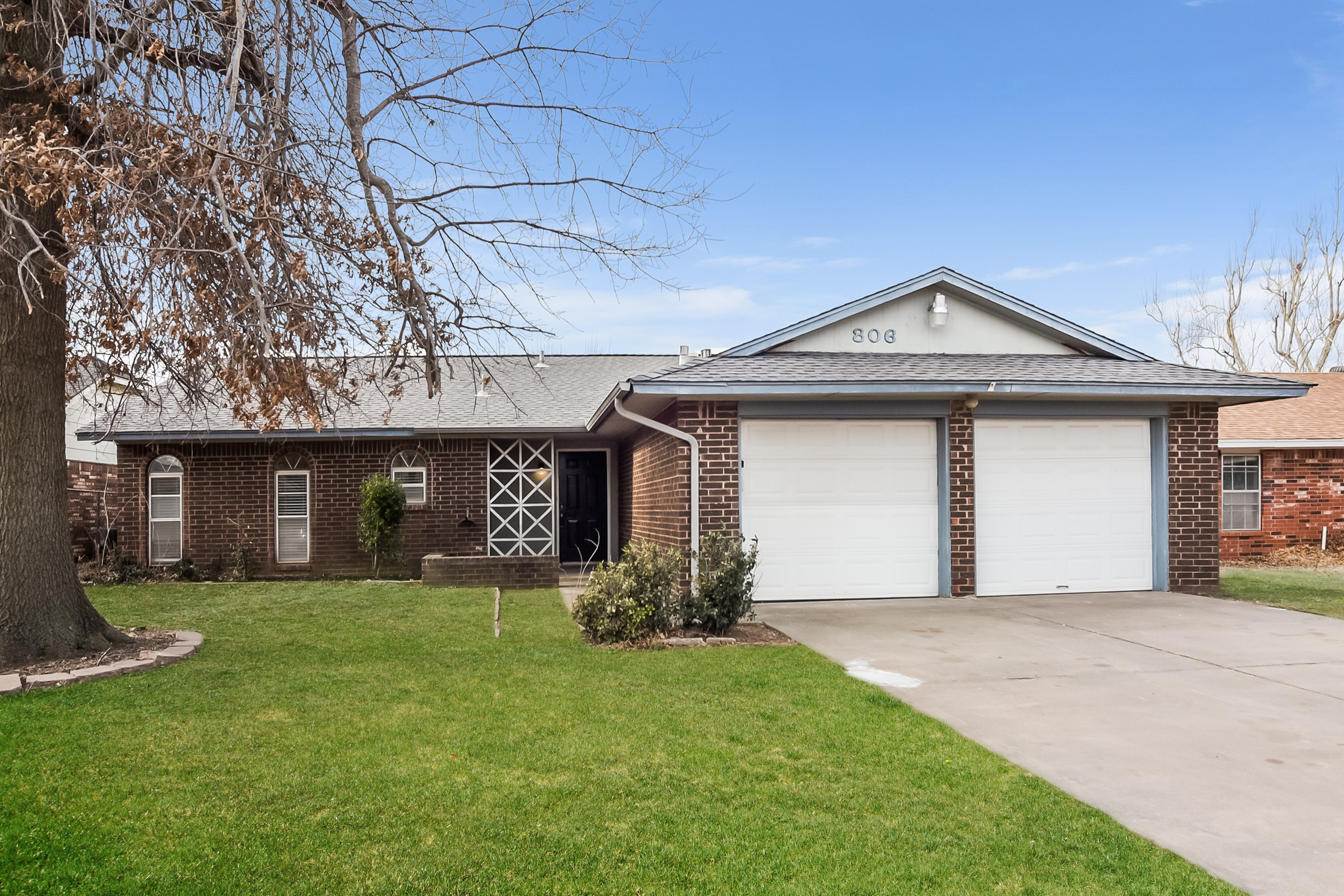 806 ARLINGTON DR YUKON, OK 73099